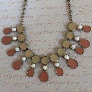 Elegant Gold and Cream Necklace
